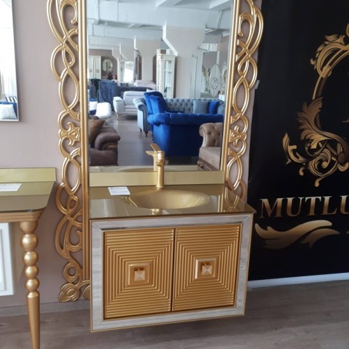 Шкаф за баня с огледало