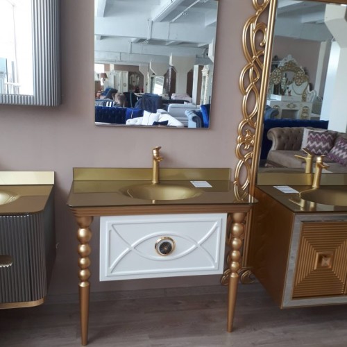 Шкаф за баня с огледало