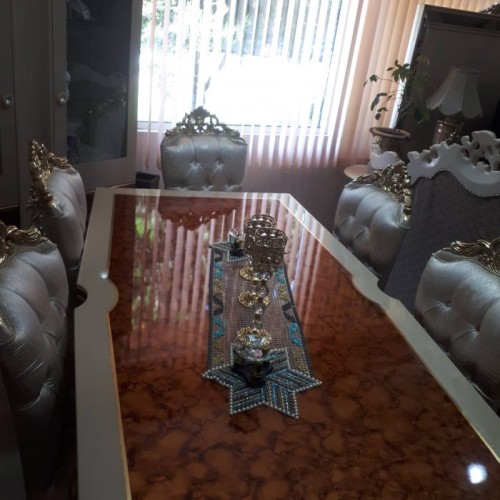 Трапезна маса